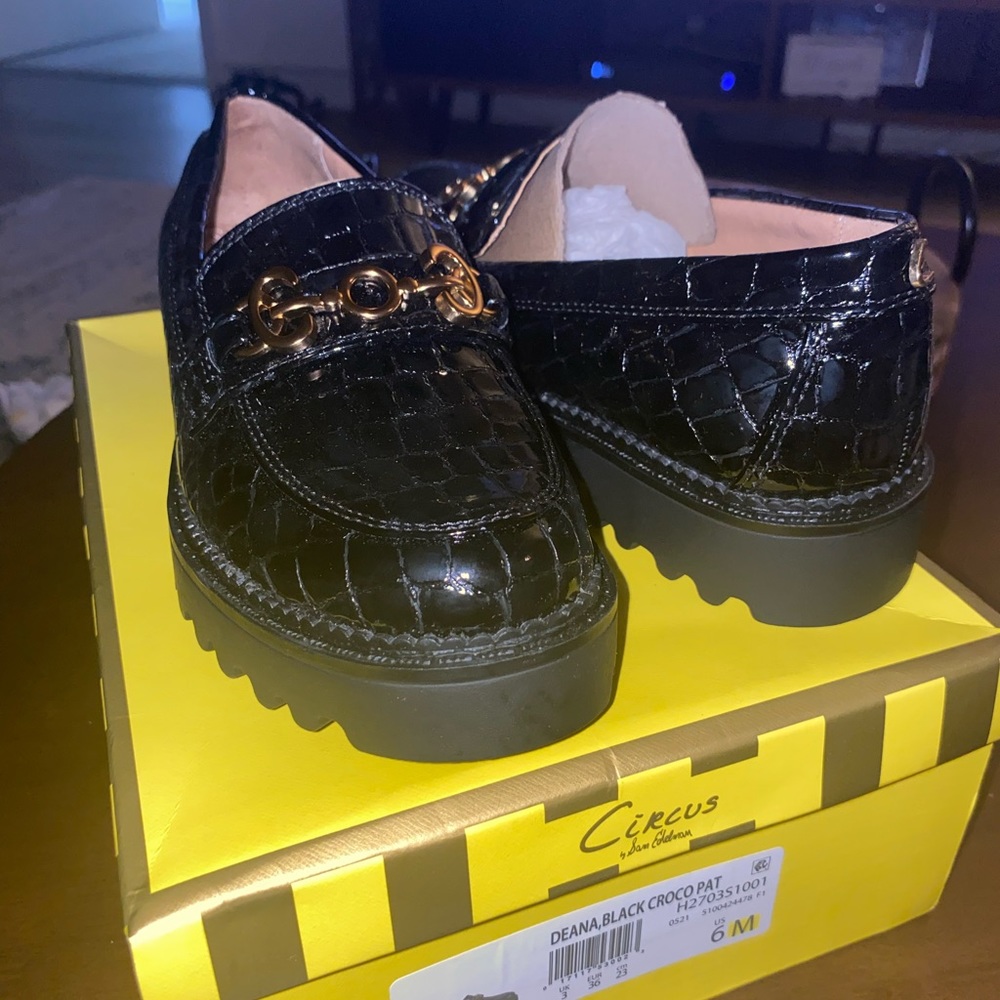 Deana, Black Crocodile Loafer